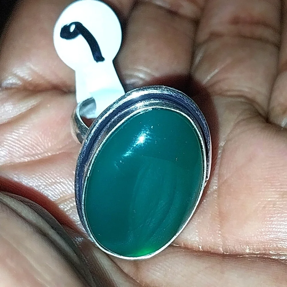 Elegant Green Oval Stone Ring Sz 9